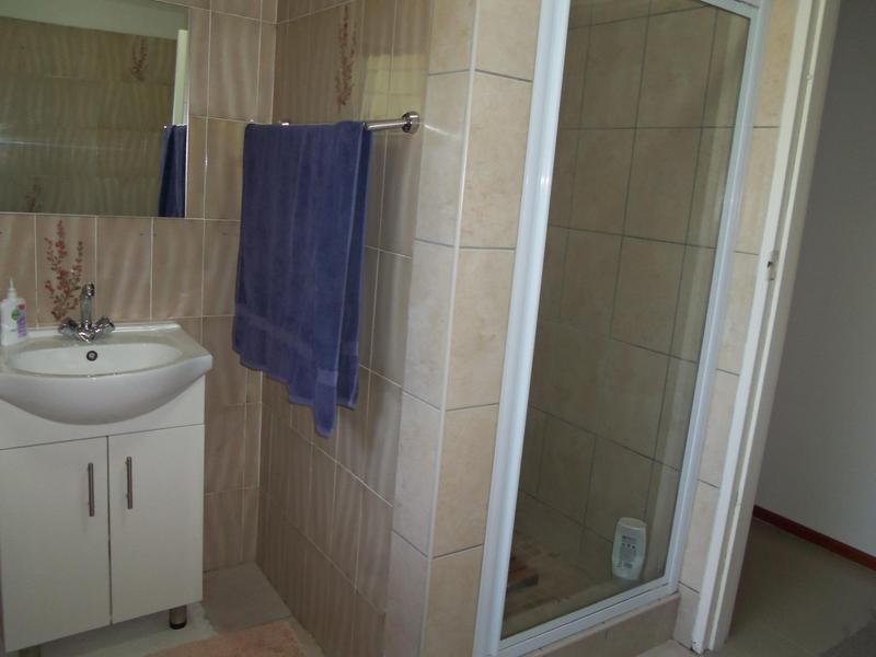 To Let 4 Bedroom Property for Rent in Sonstraal Western Cape